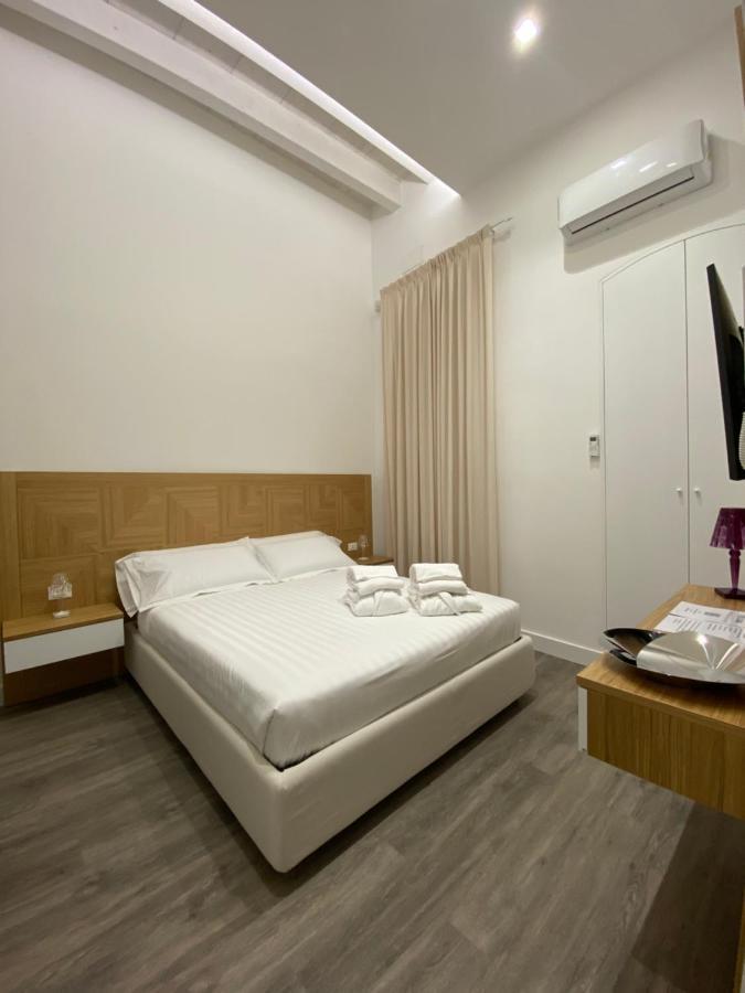 Star Suite Taranto Bagian luar foto
